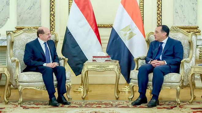 ​رئيس الوزراء يبحث مع نظيره المصري تنسيق المواقف تجاه القضايا والتحديات الإقليمية
